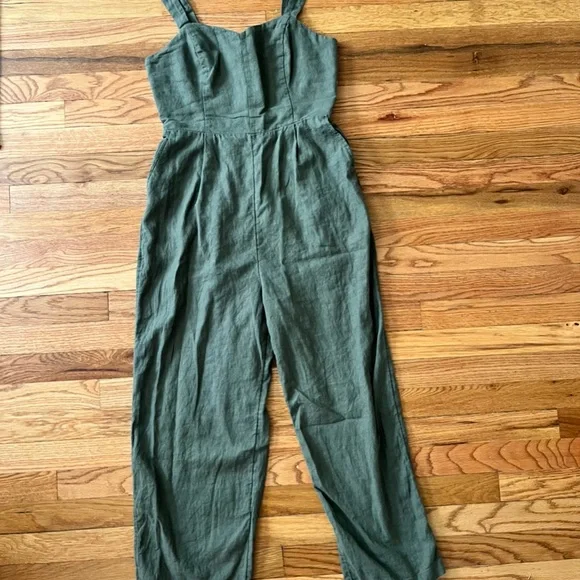 Old Navy Green Utility Jumpsuit with Adjustable Straps - Picture 2 of 8